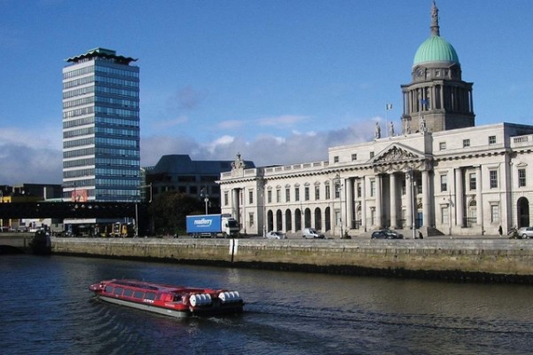 Crucero por el río de Dublín